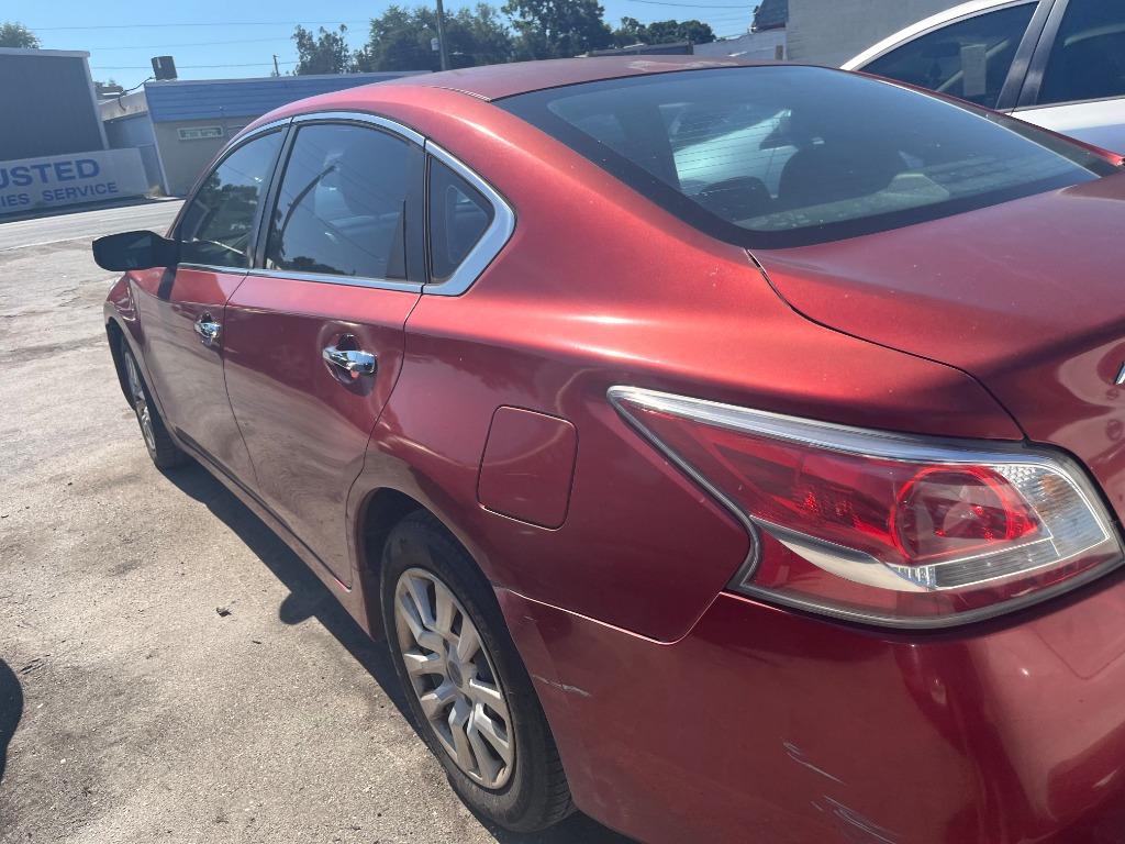 2015 Nissan Altima - $2,750