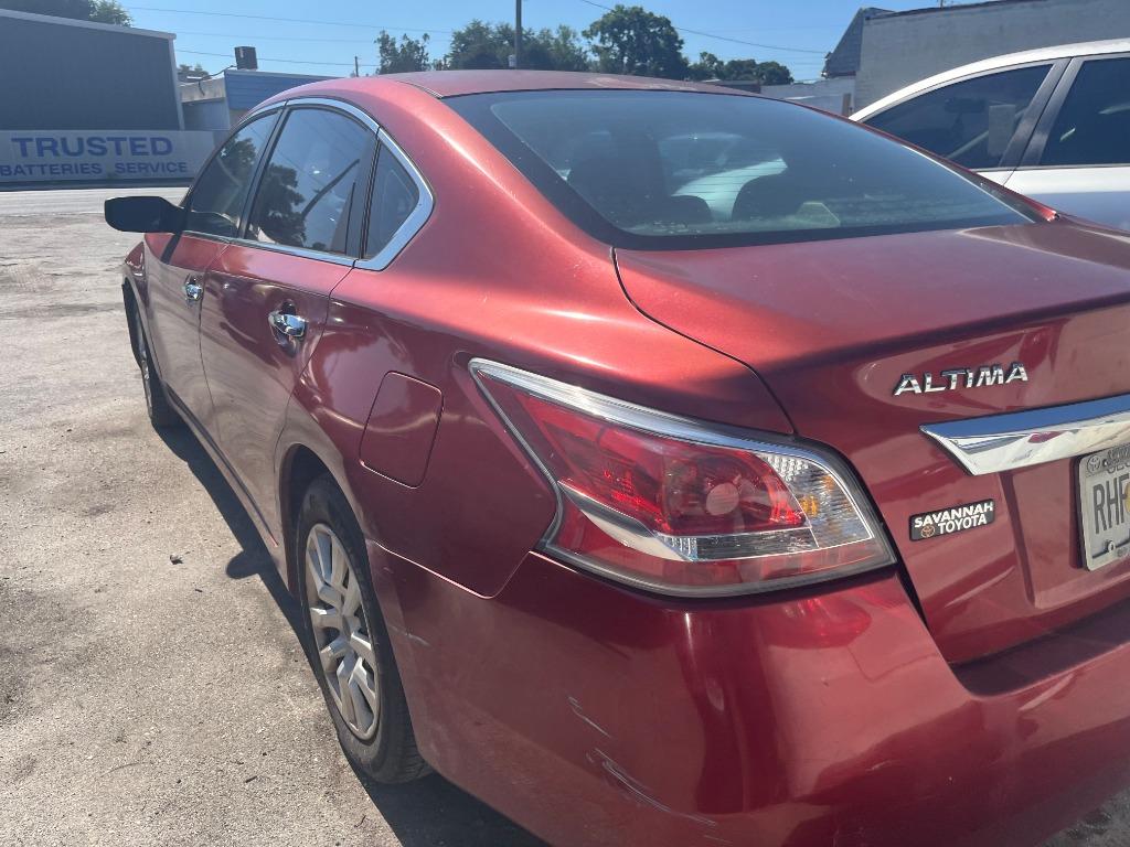 2015 Nissan Altima - $2,750