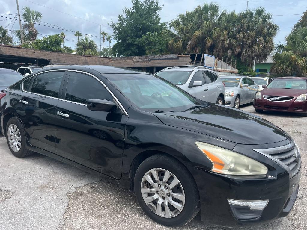 2013 Nissan Altima - $3,450