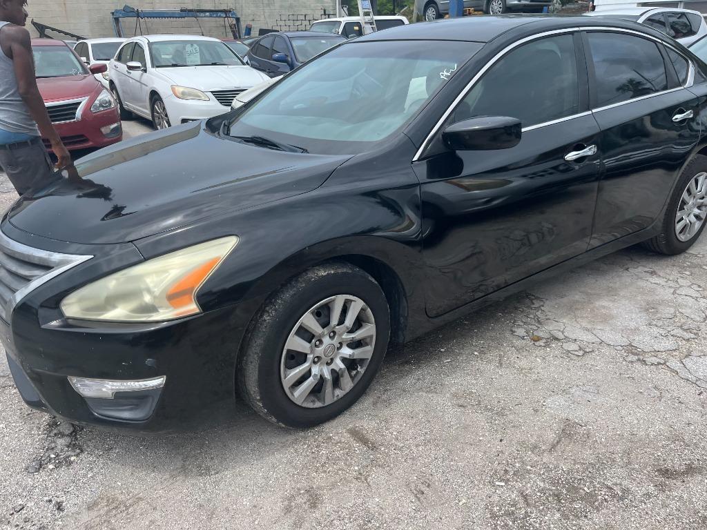 2013 Nissan Altima - $3,450