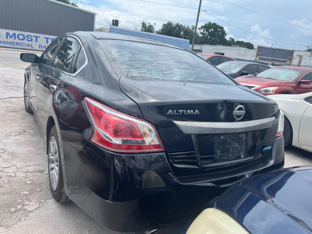 2013 Nissan Altima - $3,450