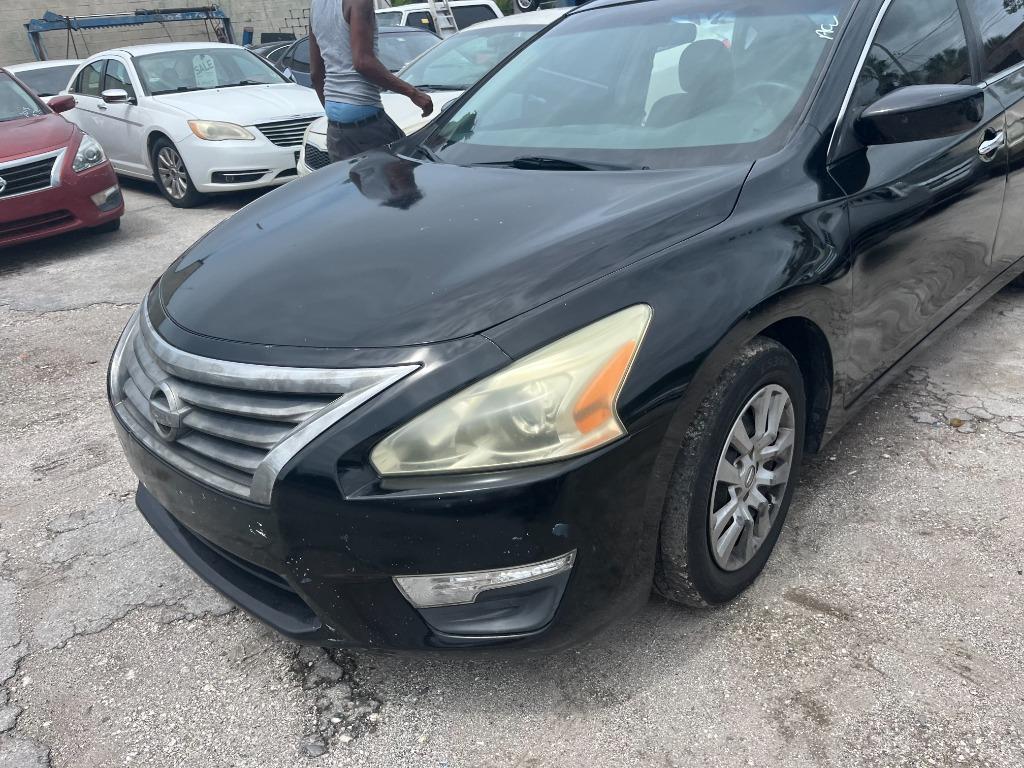 2013 Nissan Altima - $3,450