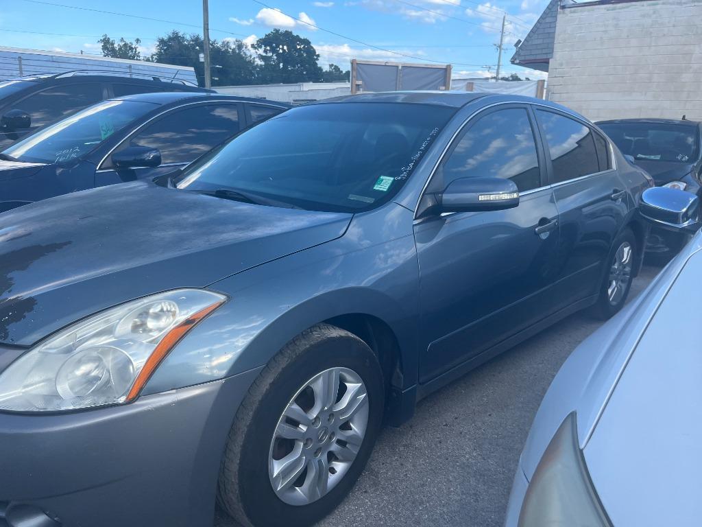2011 Nissan Altima - $1,950
