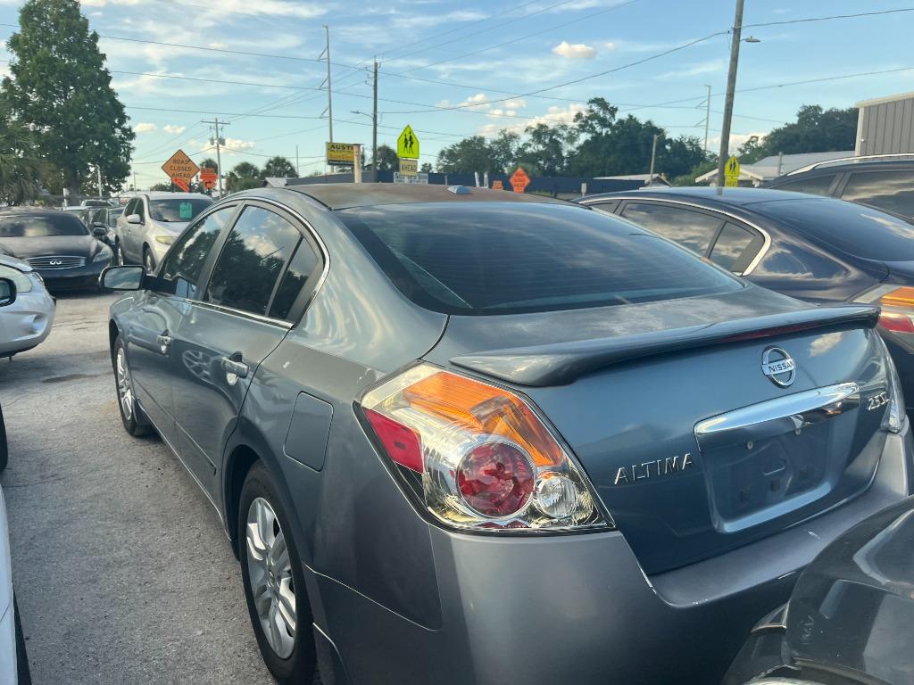 2011 Nissan Altima - $1,950