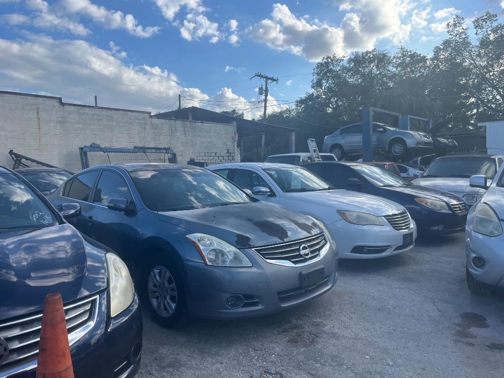 2011 Nissan Altima - $1,950
