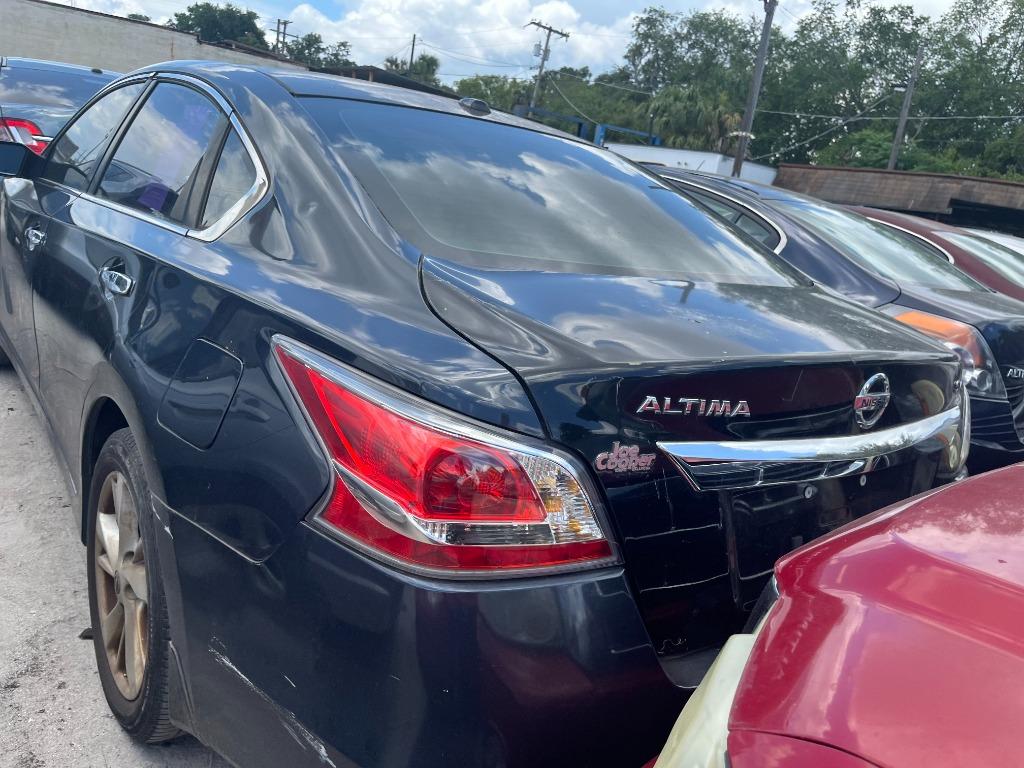 2014 Nissan Altima - $1,950