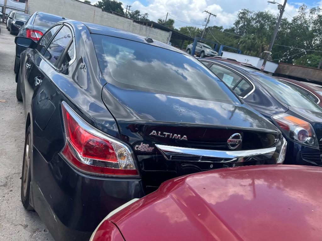 2014 Nissan Altima - $1,950