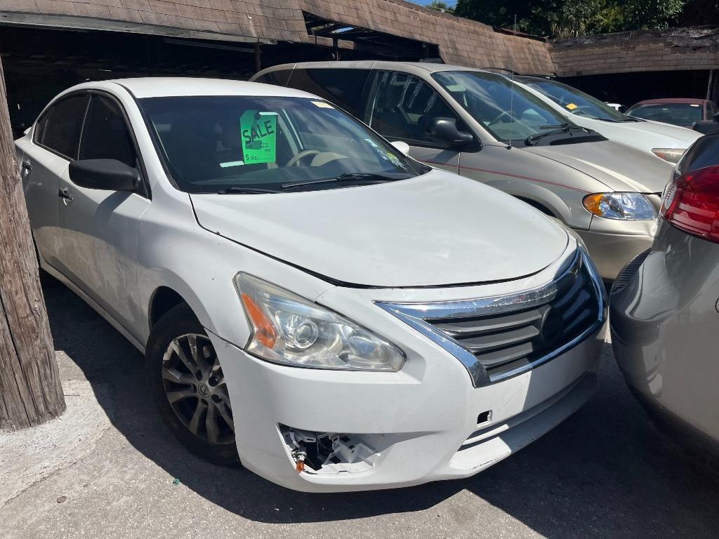 2014 Nissan Altima - $1,950