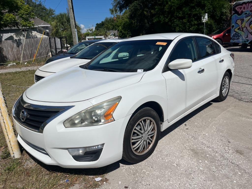 2015 Nissan Altima - $2,450