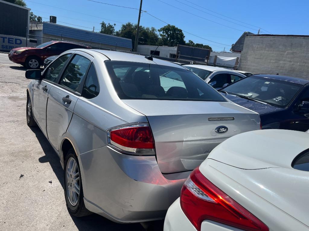 2010 Ford Focus - $1,950