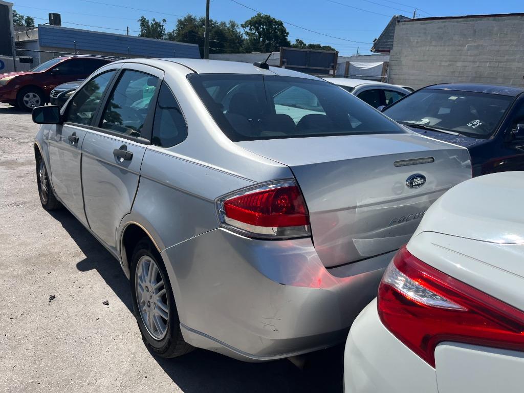 2010 Ford Focus - $1,950