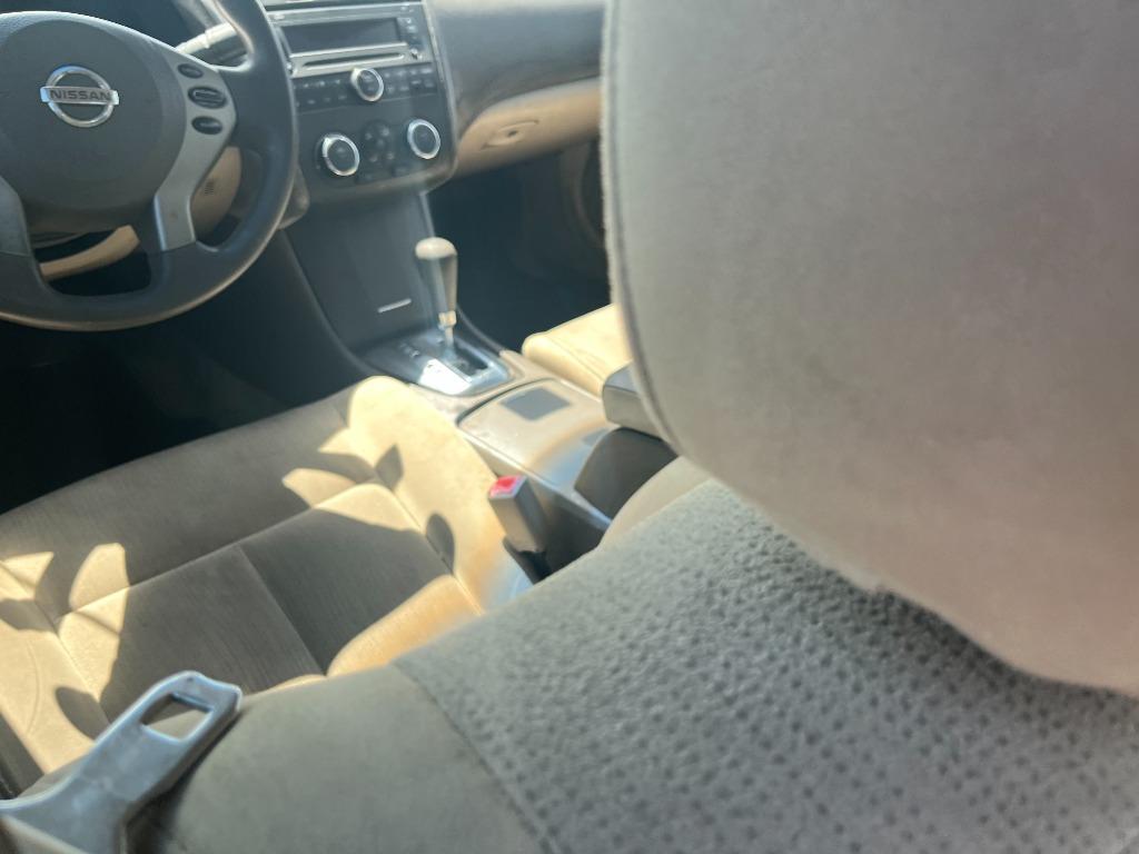 2011 Nissan Altima - $1,950