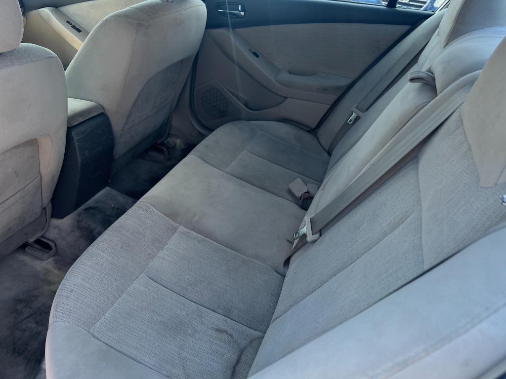2011 Nissan Altima - $1,950