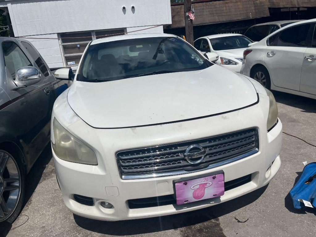 2010 Nissan Maxima - $2,450