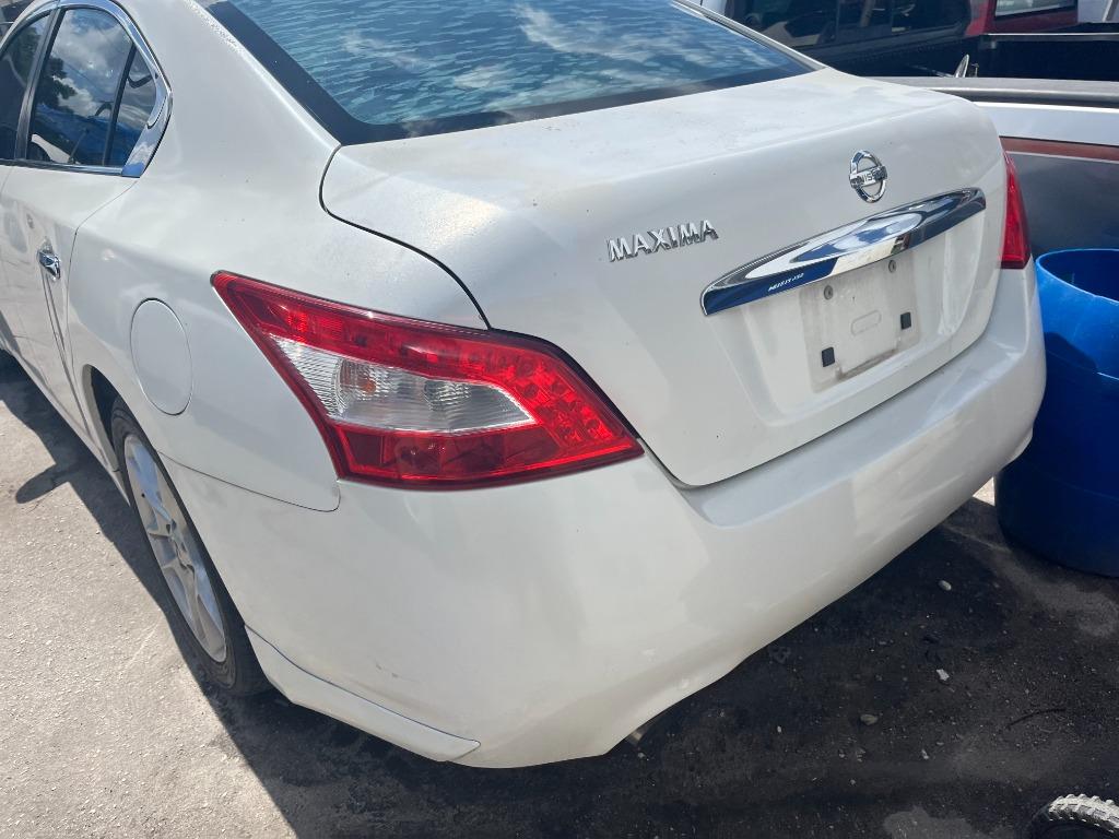 2010 Nissan Maxima - $2,450
