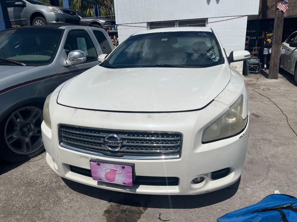 2010 Nissan Maxima - $2,450
