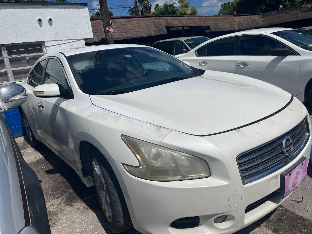 2010 Nissan Maxima - $2,450