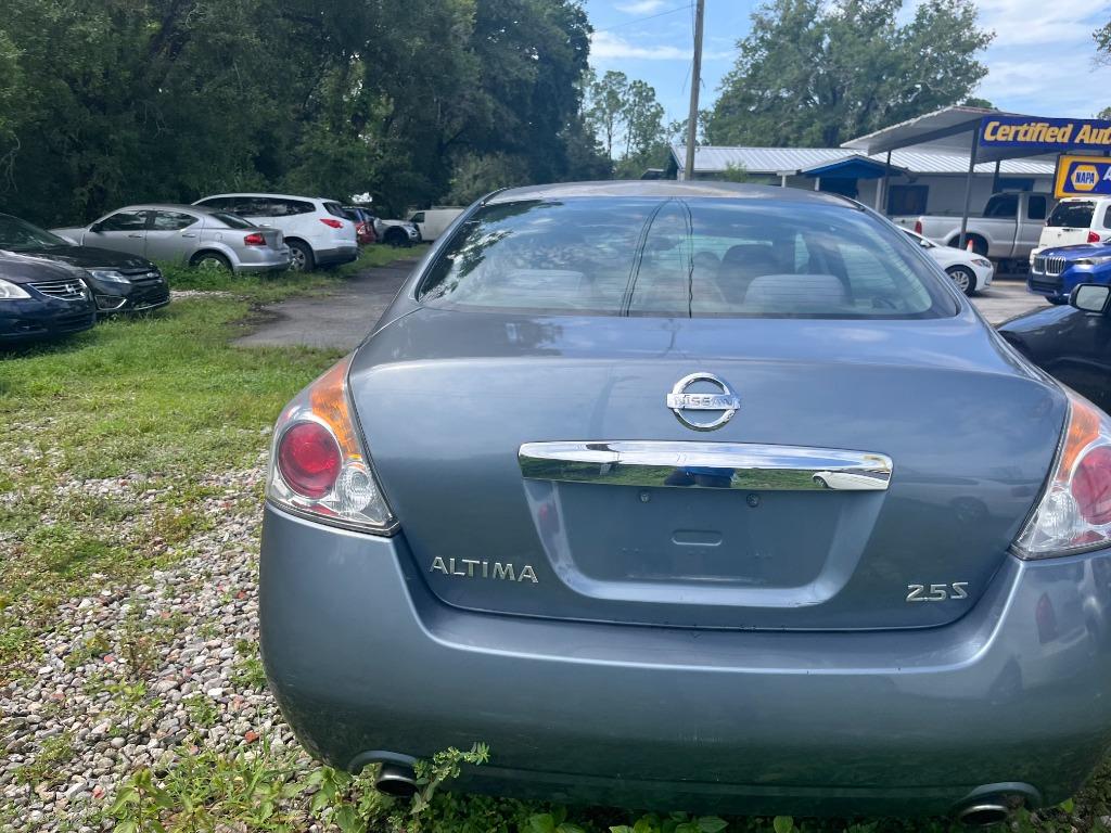 2010 Nissan Altima - $2,450