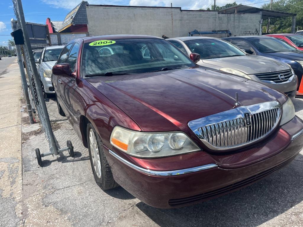 2004 Lincoln Town Car - $1,950
