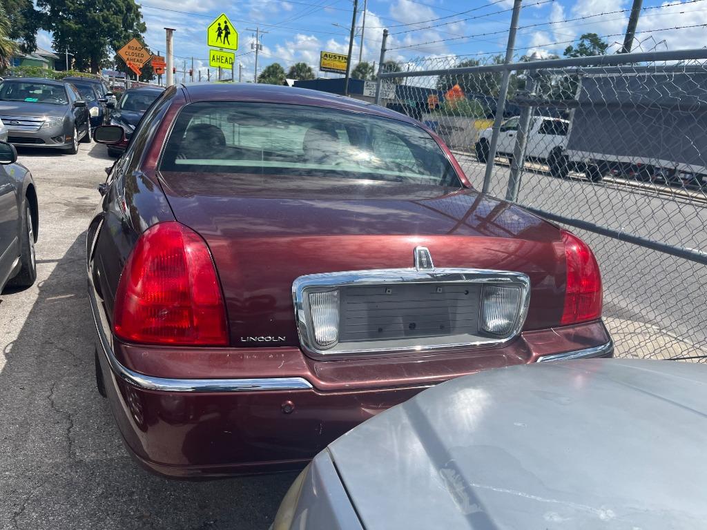 2004 Lincoln Town Car - $1,950