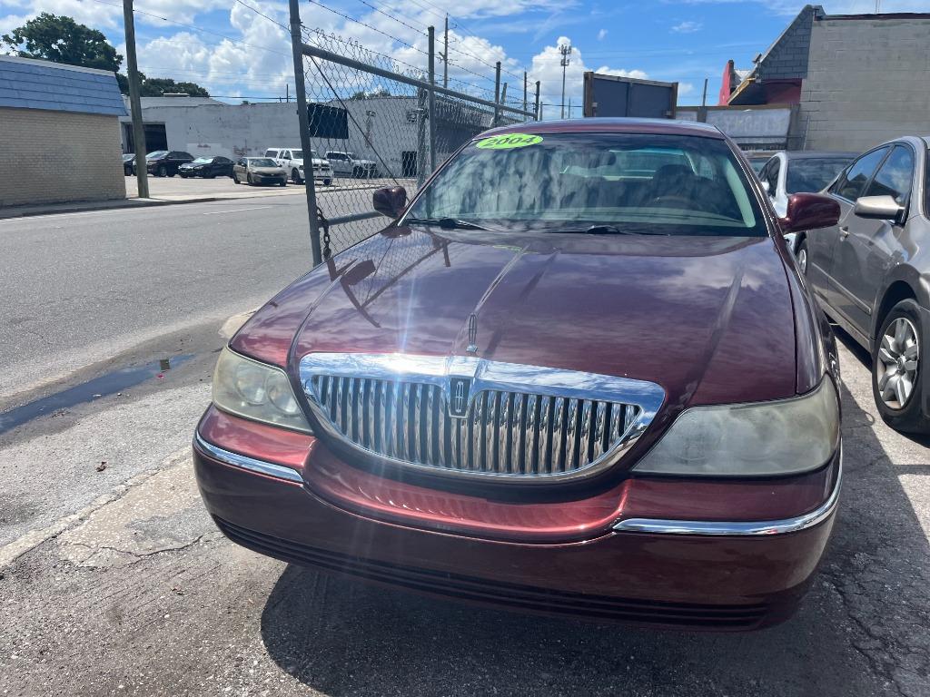 2004 Lincoln Town Car - $1,950