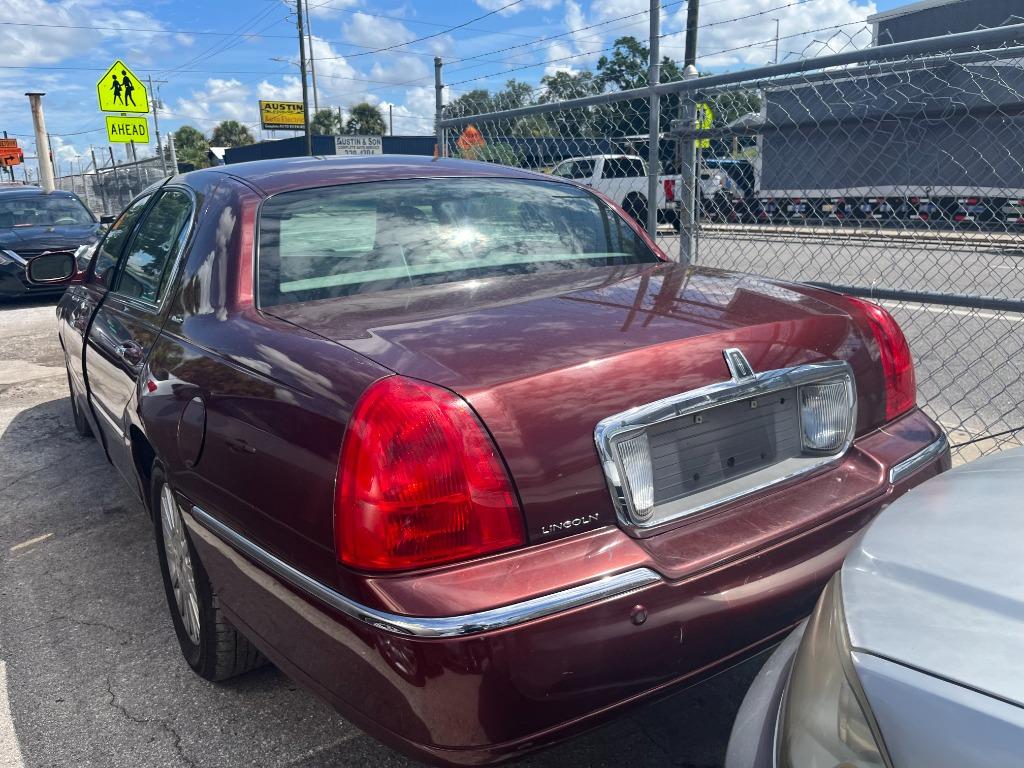 2004 Lincoln Town Car - $1,950