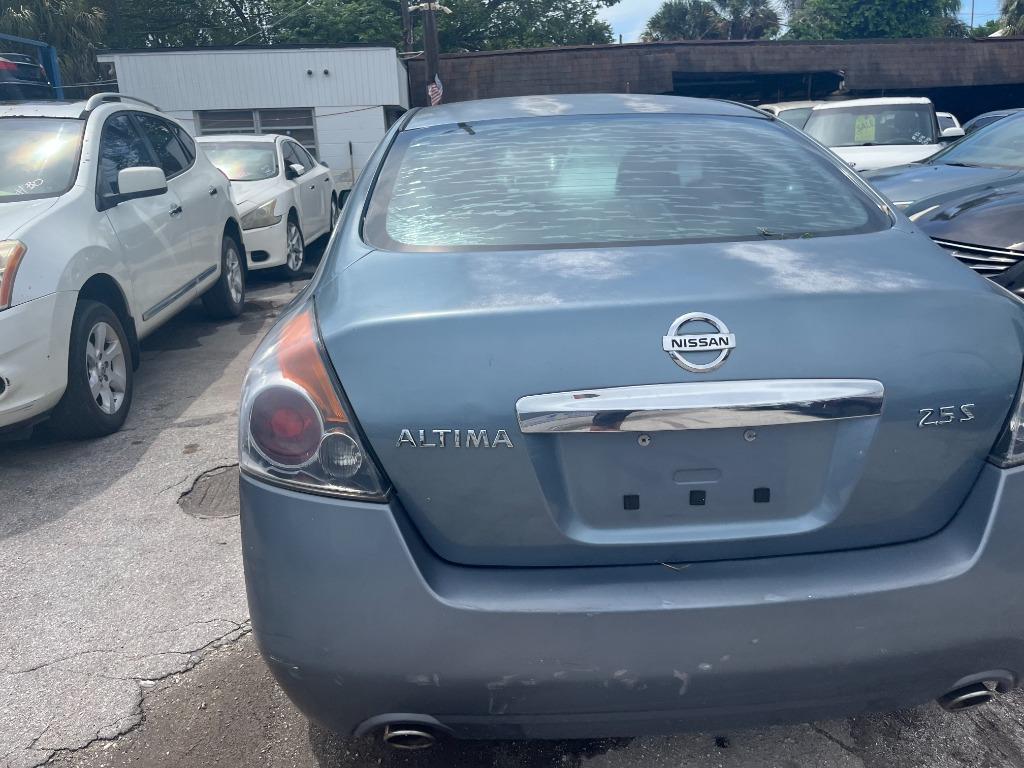 2011 Nissan Altima - $1,850