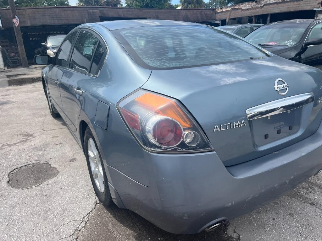 2011 Nissan Altima - $1,850