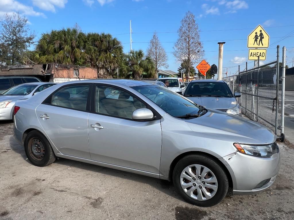 2010 Kia Forte LX photo