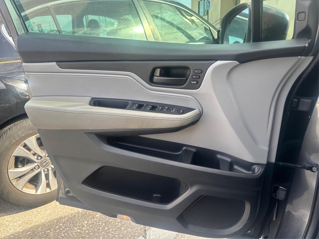 2020 Honda Odyssey - $18,995