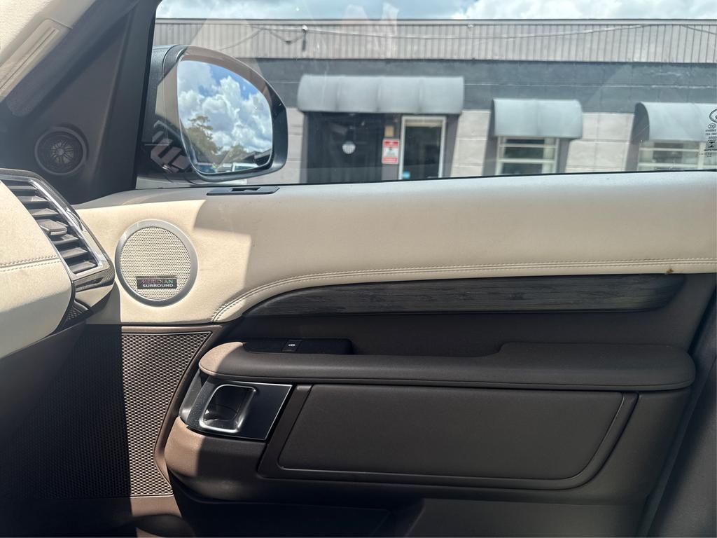 2017 Land Rover Discovery - $13,995