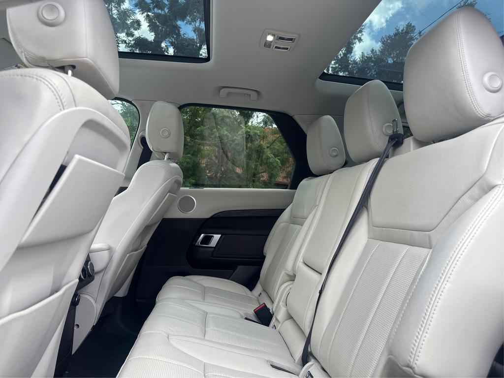 2017 Land Rover Discovery - $13,995