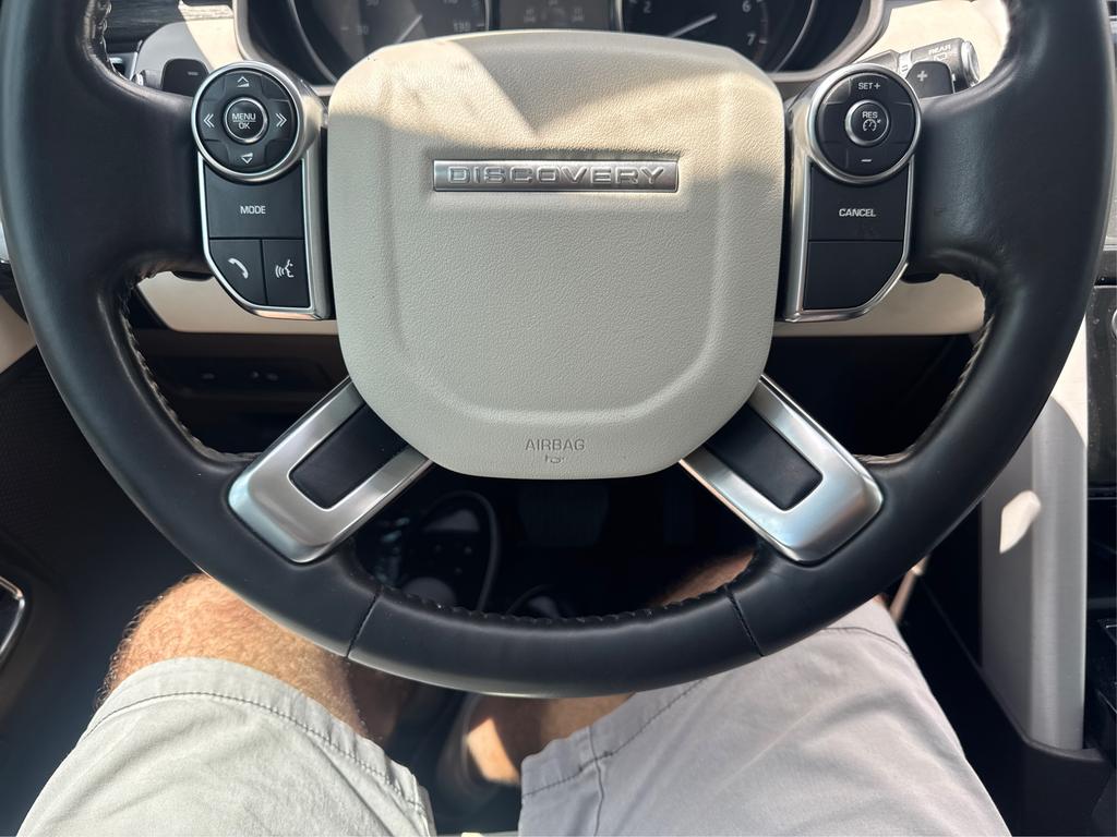 2017 Land Rover Discovery - $13,995