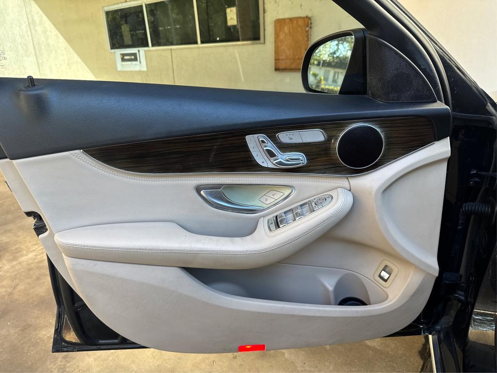 2015 Mercedes-Benz C-Class - $10,995