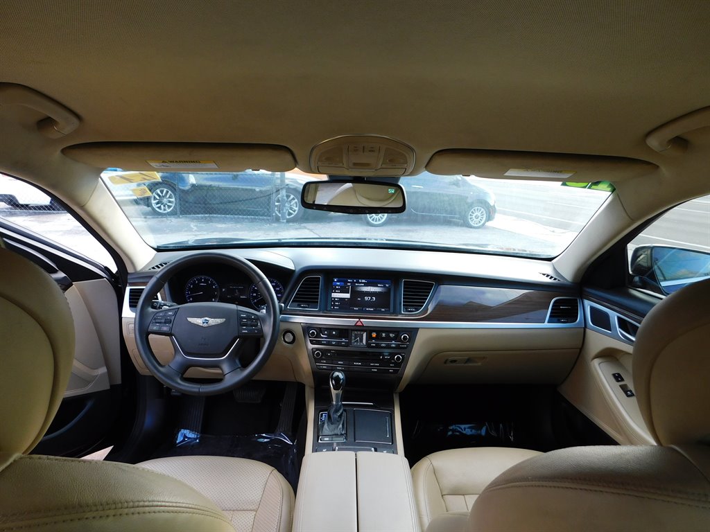 2015 HYUNDAI Genesis Sedan - $11,995