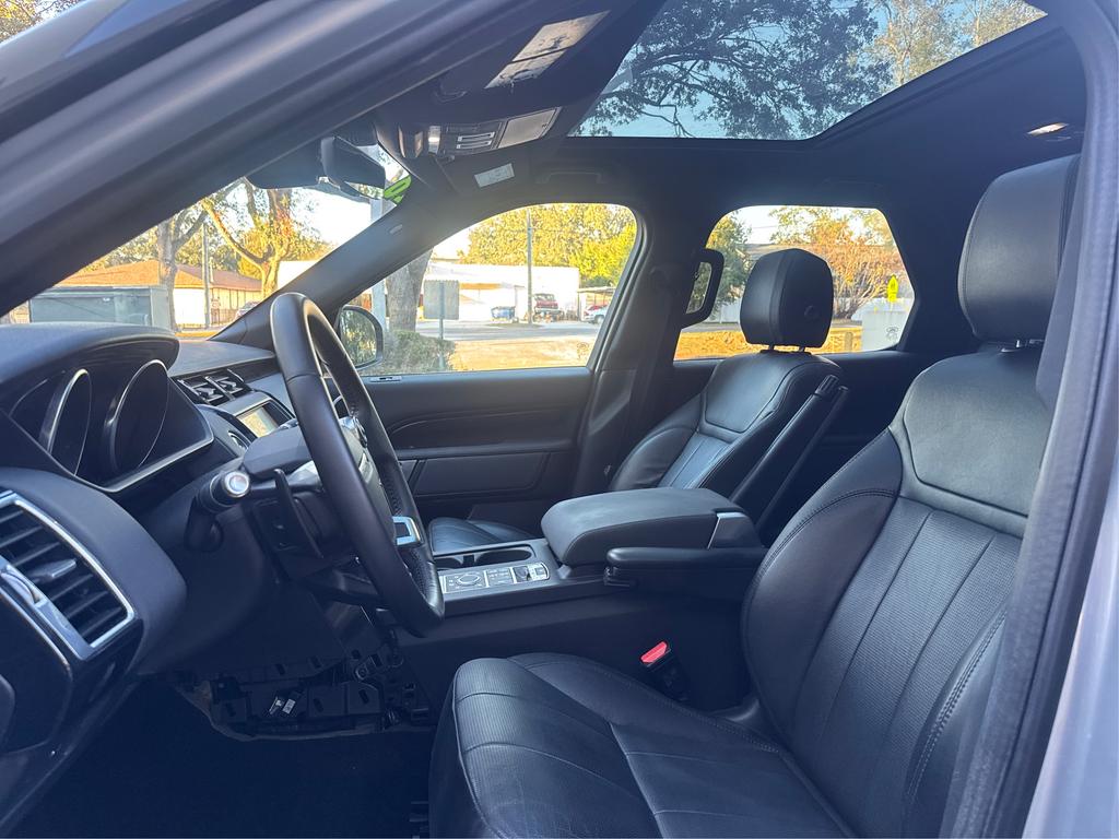 2018 Land Rover Discovery SE photo