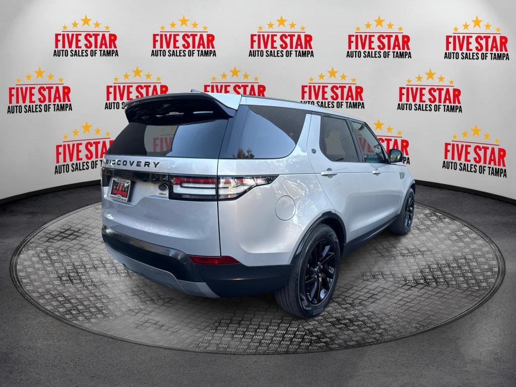 2018 Land Rover Discovery SE photo