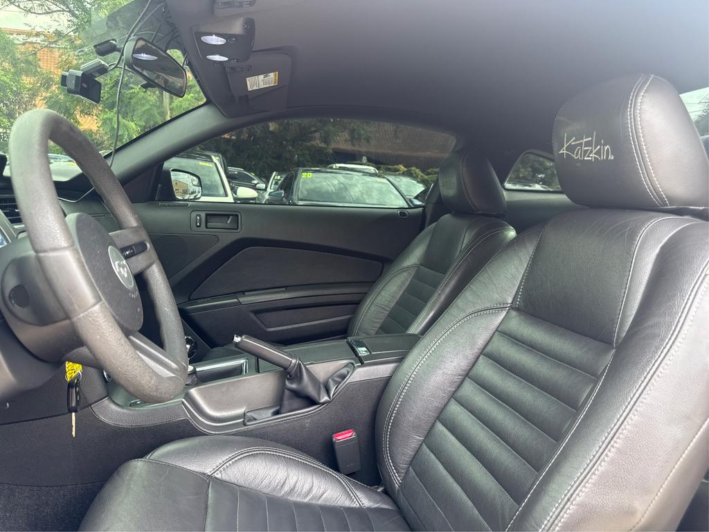 2011 Ford Mustang - $16,995