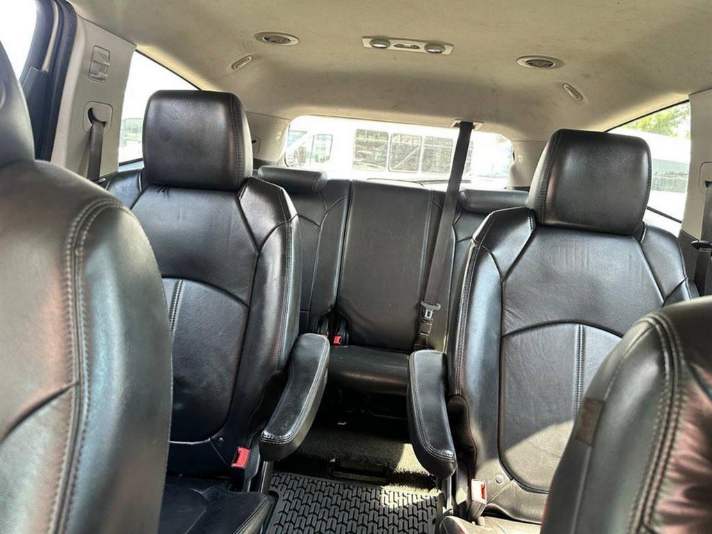 2014 Chevrolet Traverse - $6,995