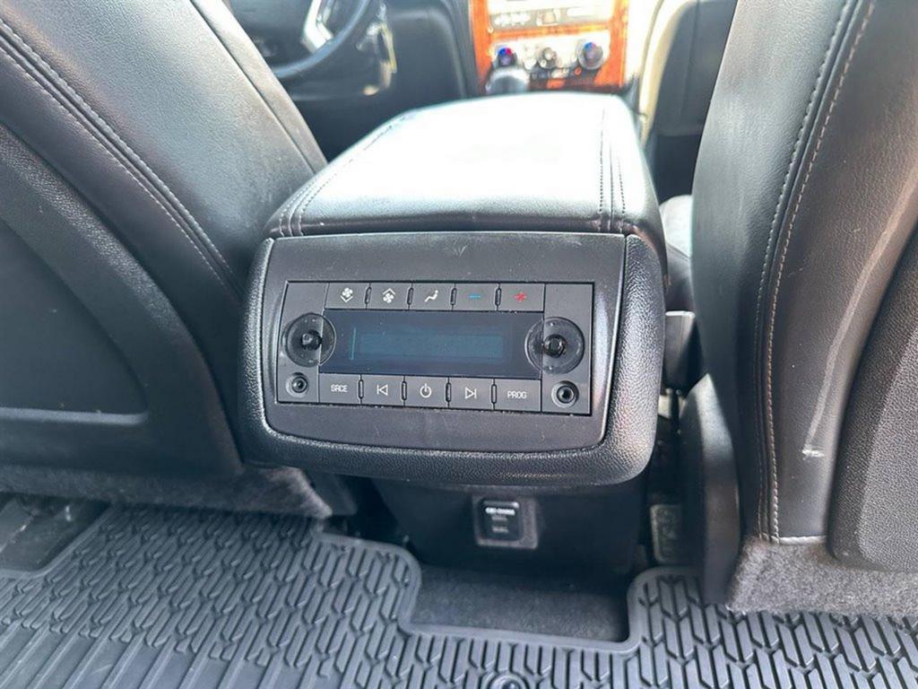 2014 Chevrolet Traverse - $6,995
