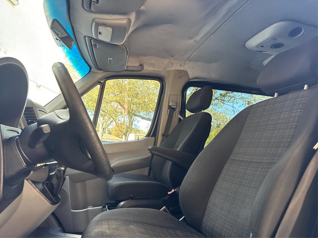 2016 Mercedes-Benz Sprinter 2500 STD Roof photo