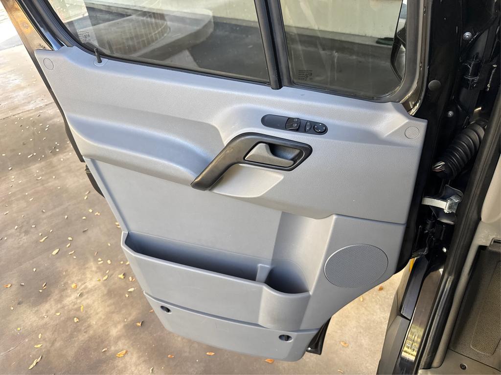 2016 Mercedes-Benz Sprinter 2500 STD Roof photo