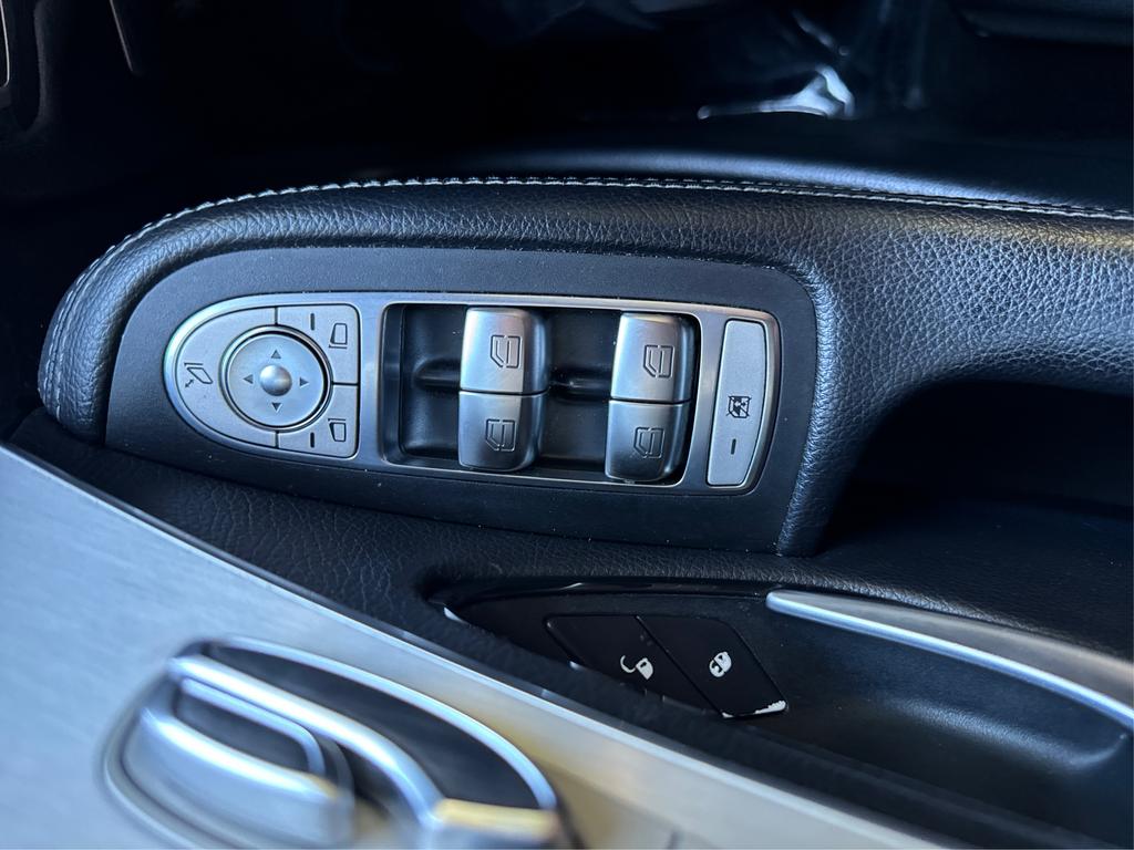 2019 Mercedes-Benz GLC - $13,995