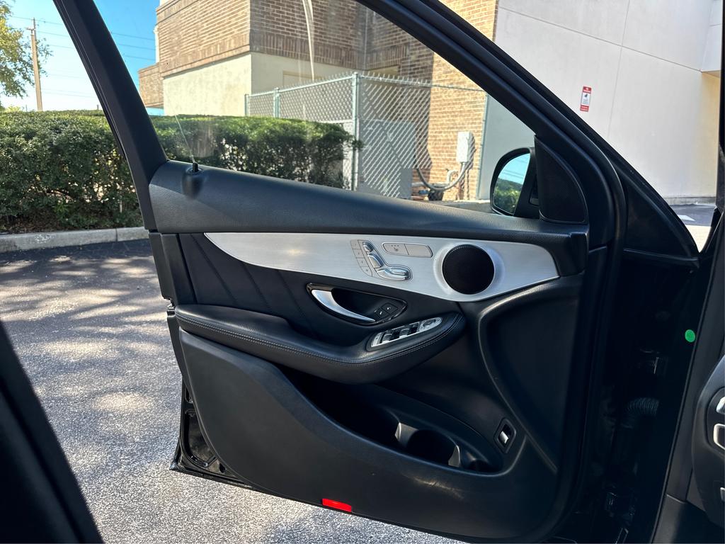 2019 Mercedes-Benz GLC - $13,995
