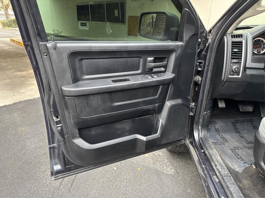 2016 RAM 1500 Tradesman photo