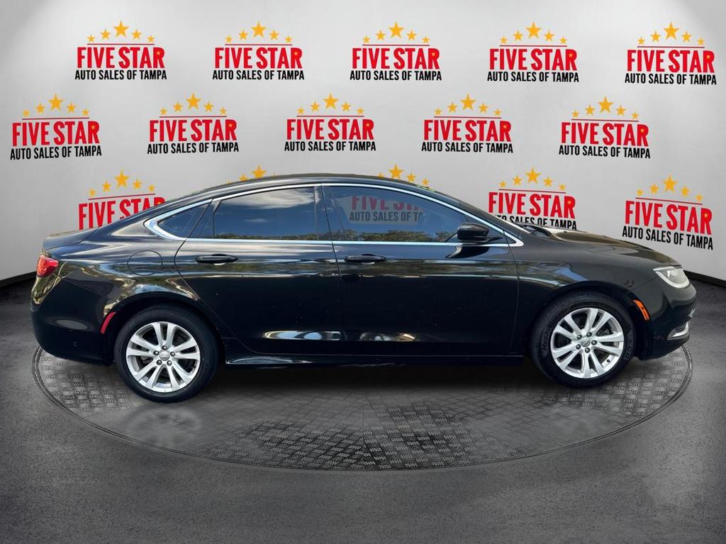 2016 Chrysler 200 Limited photo