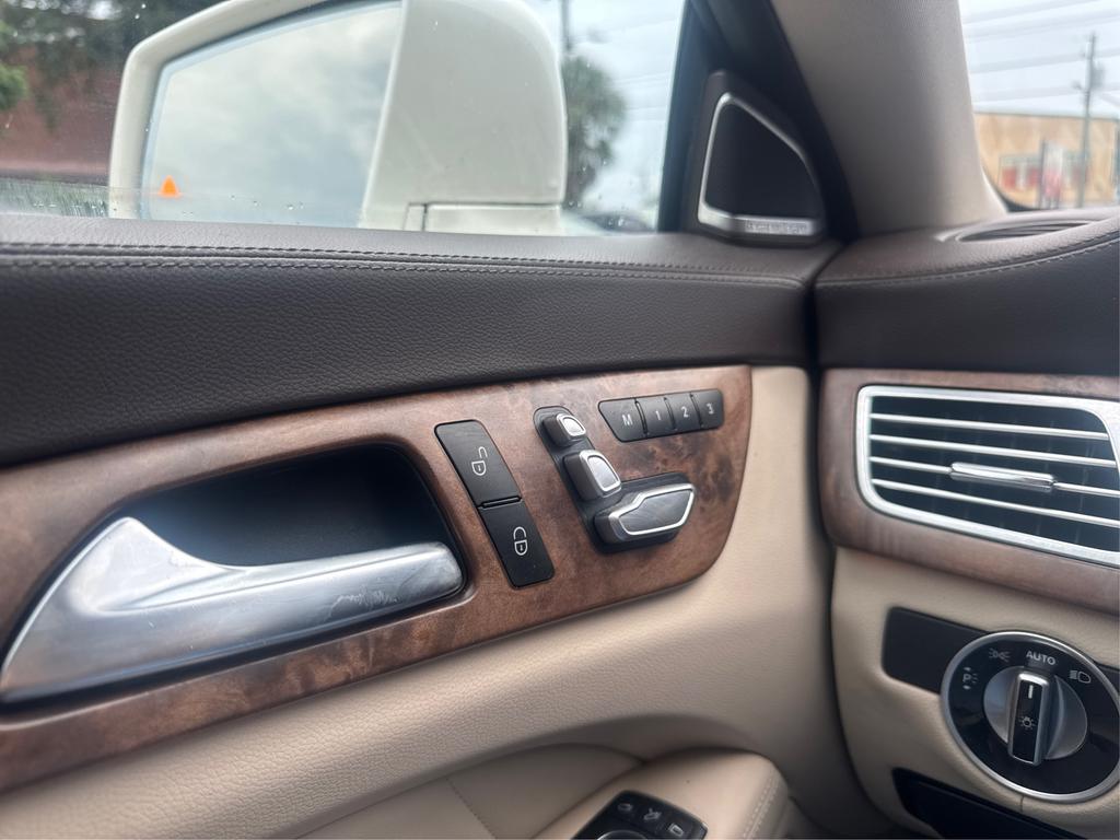 2016 Mercedes-Benz CLS-Class - $17,995