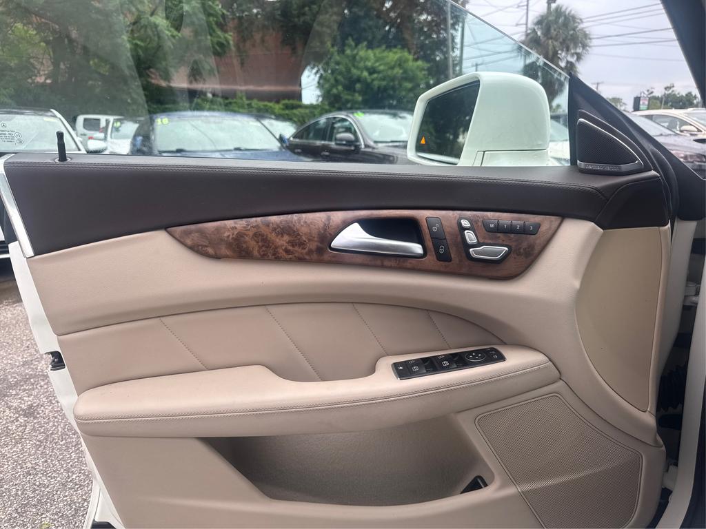 2016 Mercedes-Benz CLS-Class - $17,995