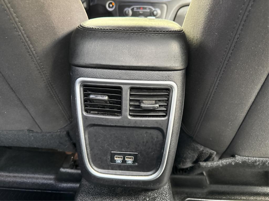 2016 Dodge Charger - $9,995