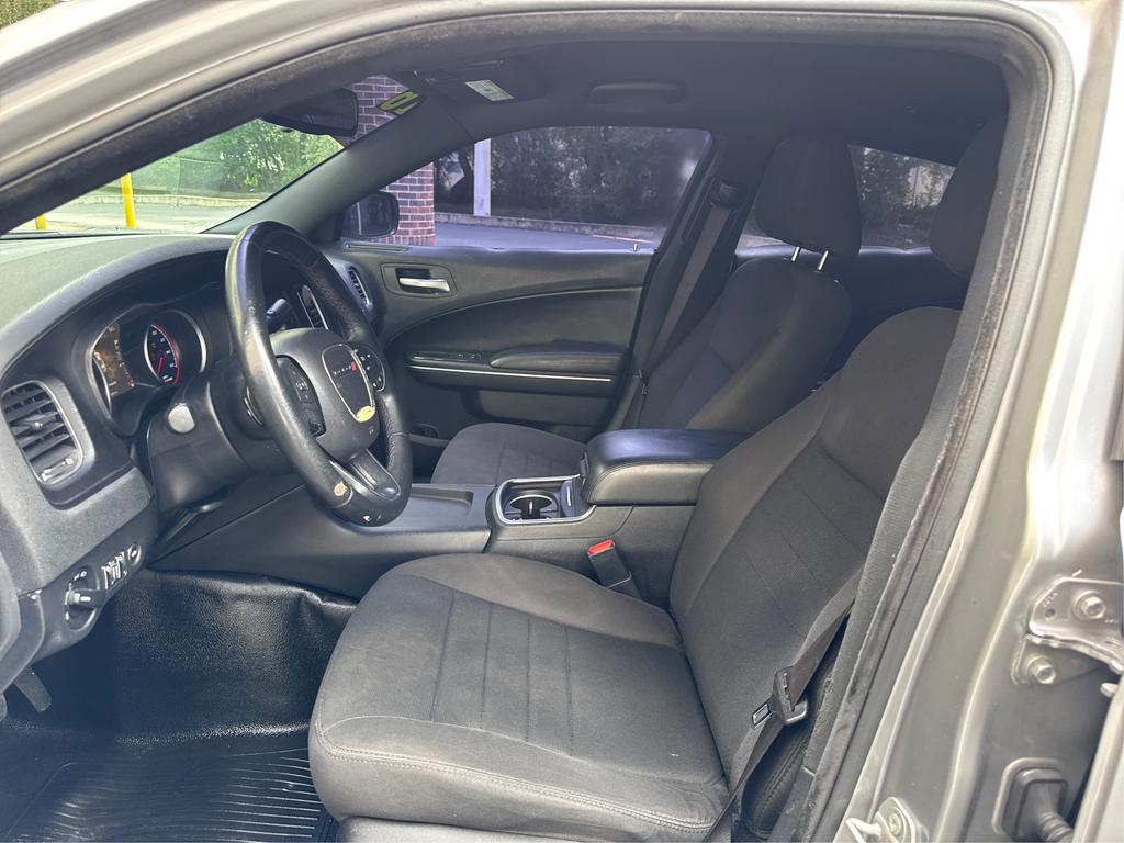 2016 Dodge Charger - $9,995